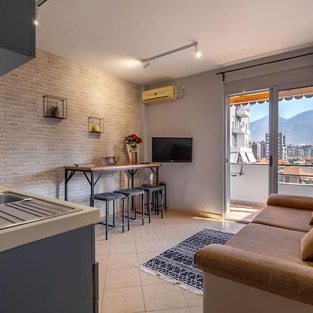 New Bazaar Apartment Tirana Bagian luar foto