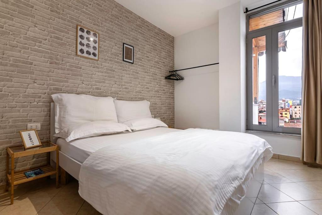 New Bazaar Apartment Tirana Bagian luar foto
