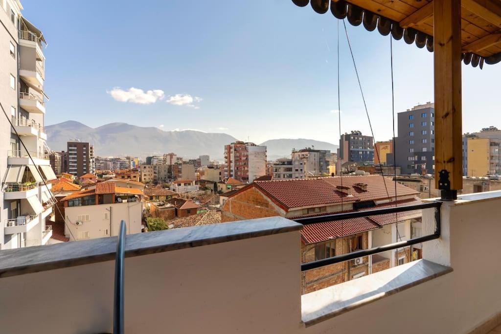 New Bazaar Apartment Tirana Bagian luar foto