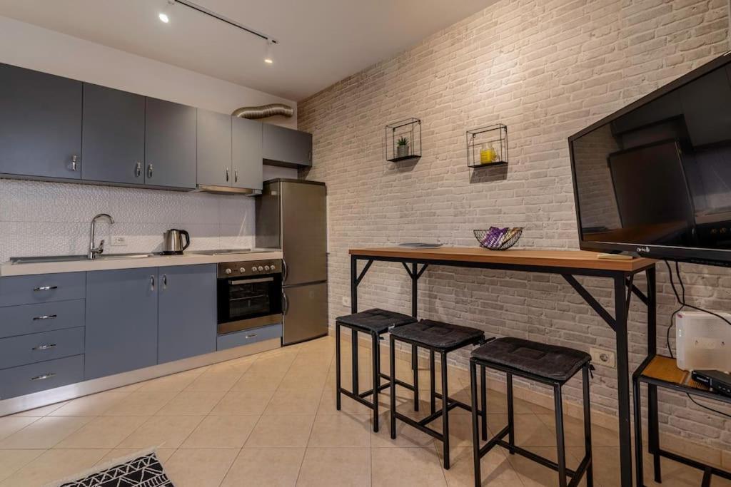 New Bazaar Apartment Tirana Bagian luar foto